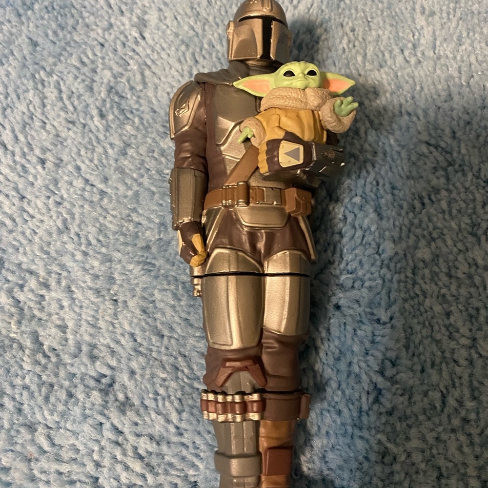 Disney Parks Exclusive Star Wars Mandalorian & Grogu Pen Galaxy’s Edge